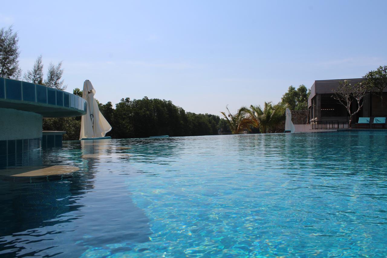 Mangrove River Resort Sihanoukville Exteriör bild